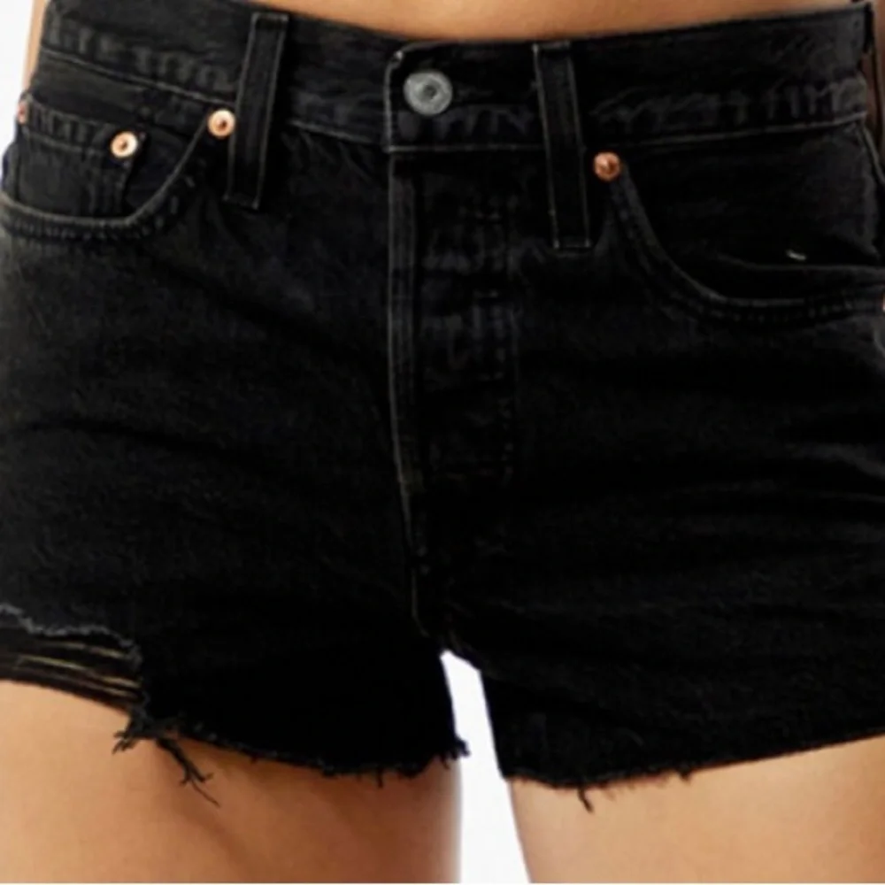 SOLD SOLD NWT Levi 501 High Rise Shorts - Picture 1 of 6
